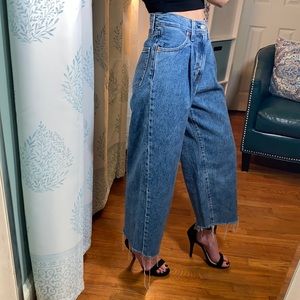 Levi’s Ribcage Pleated Top Jeans